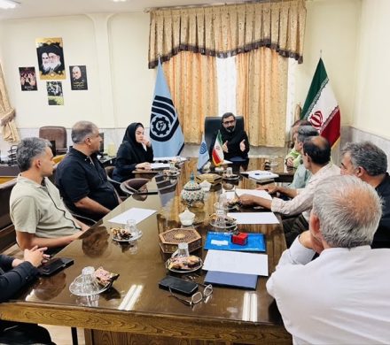 نشست راهبردی دکتر علیرضا ملک‌ پور برای توسعه مهارت‌ آموزی در کمپ‌ های ماده ۱۵ فلاورجان
